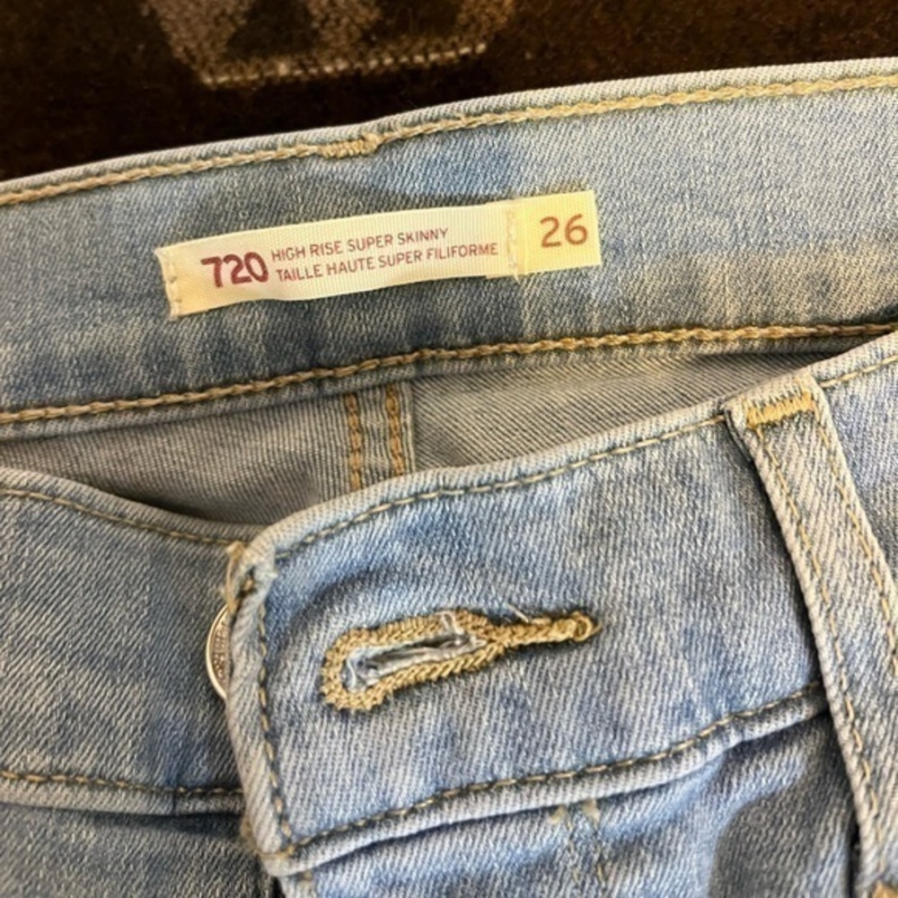 720 Levi’s super skinny.